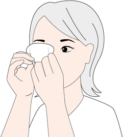 貼れる眼帯を袋から取り出す